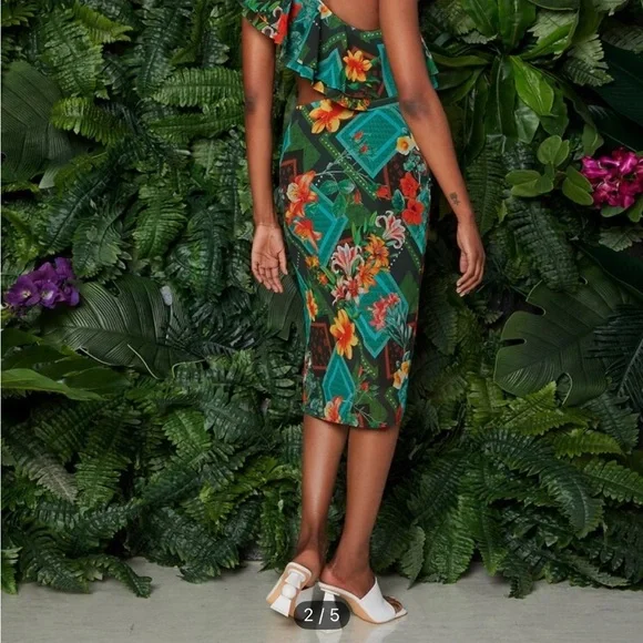 Floral One-Shoulder Two-Piece Set - Picture 4 of 5